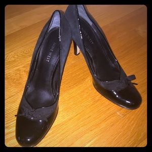 Black suede patent leather accent pumps